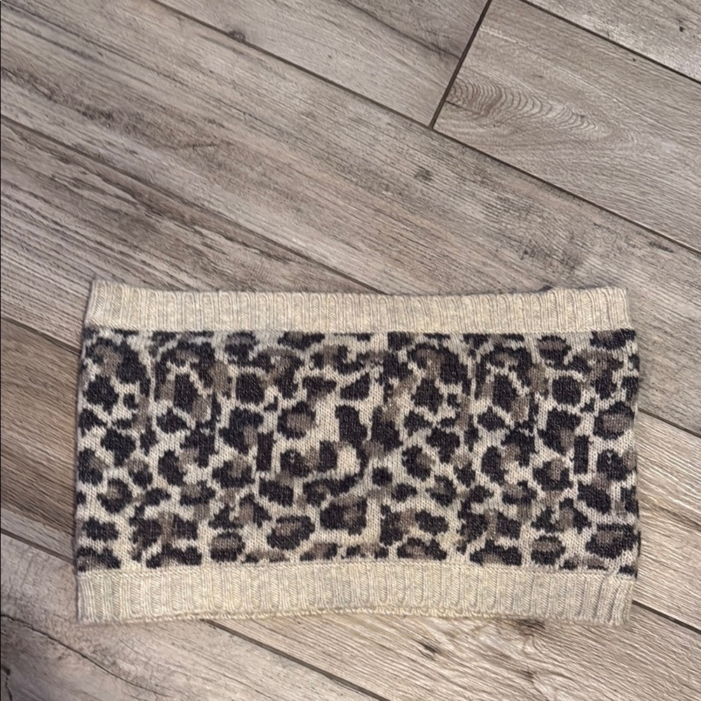 EUC LOFT leopard snood